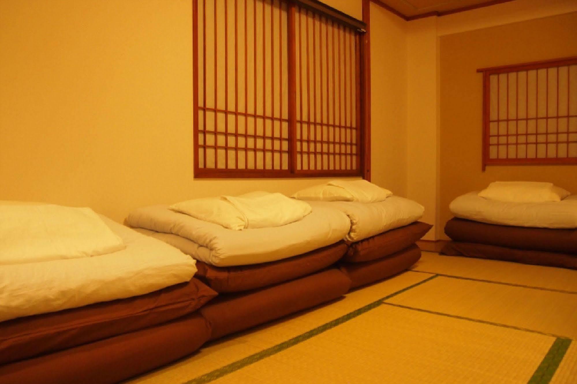 Khaosan Chitose Family Hostel Bagian luar foto